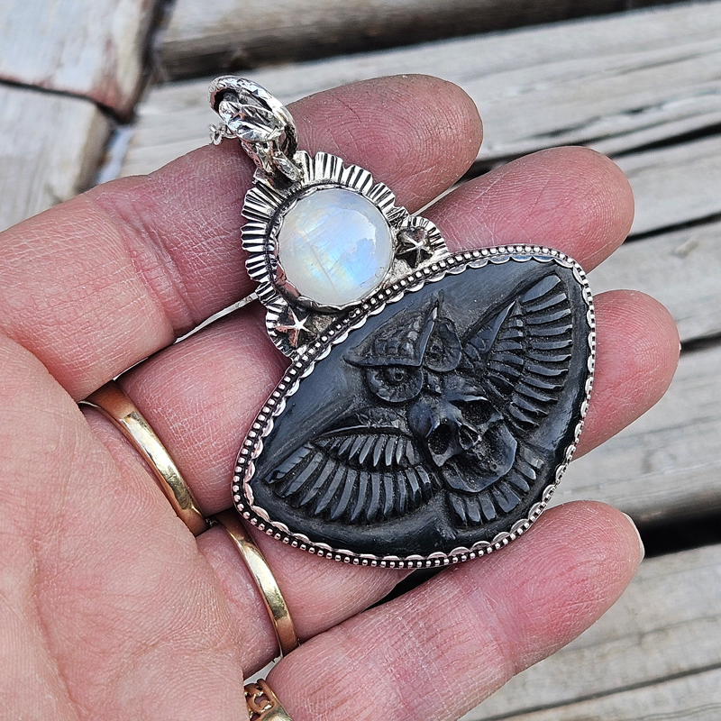 FULL MOON OWL Pendant - Memento Mori