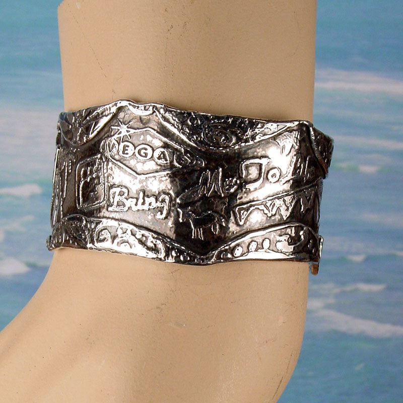 MEMENTO History Cuff