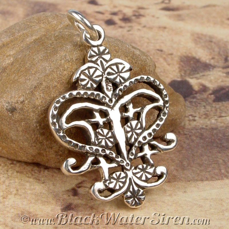 HAMMERED VEVE CUFF