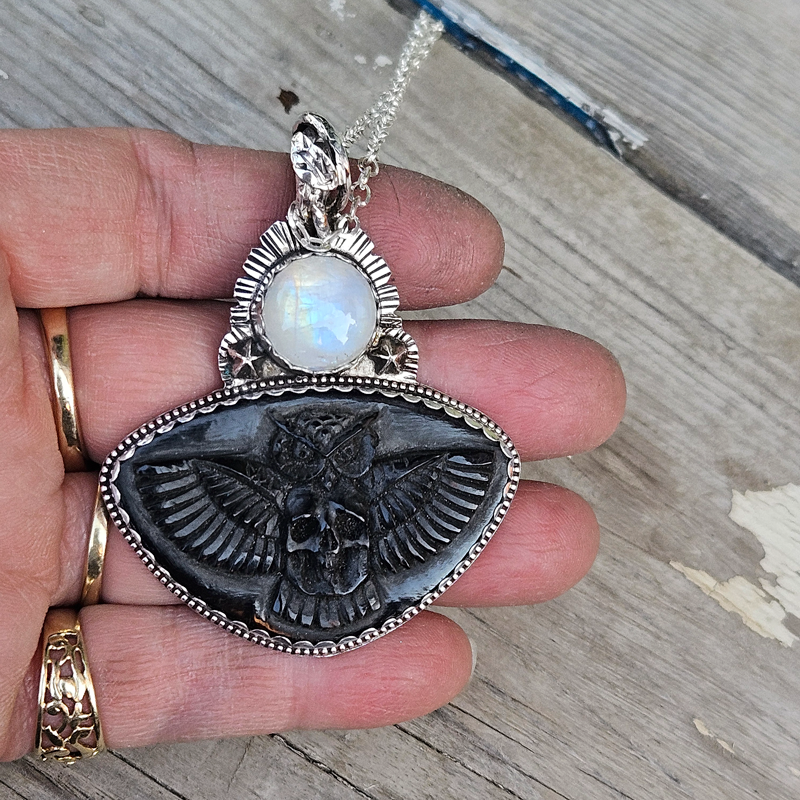 FULL MOON OWL Pendant - Memento Mori