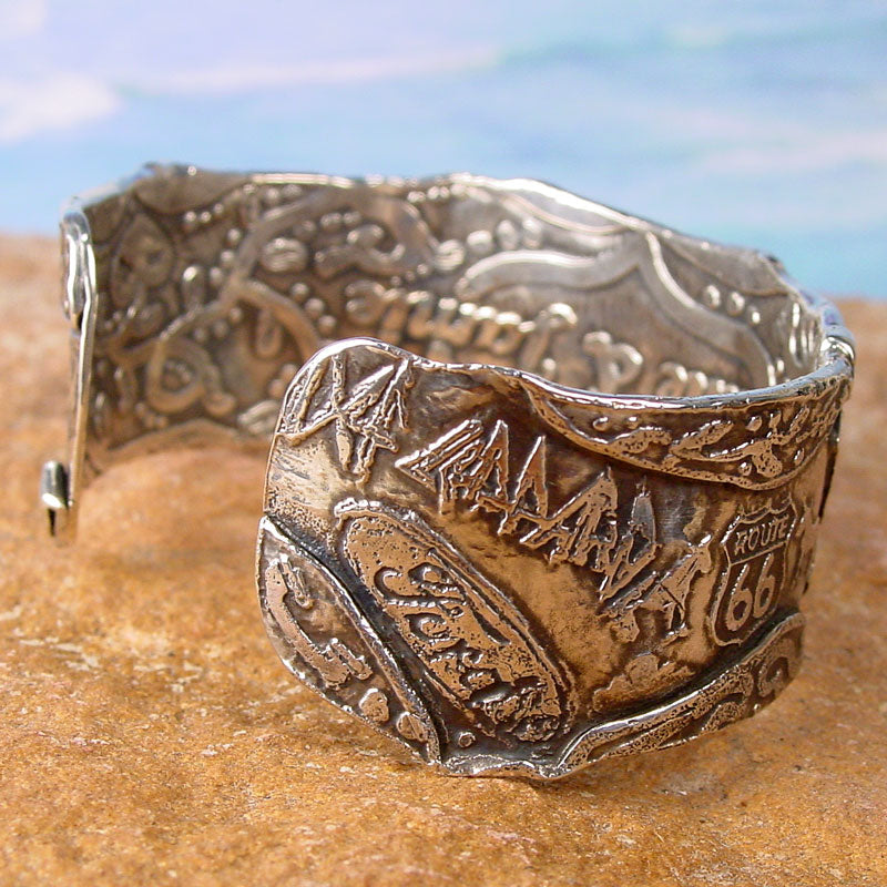 MEMENTO History Cuff