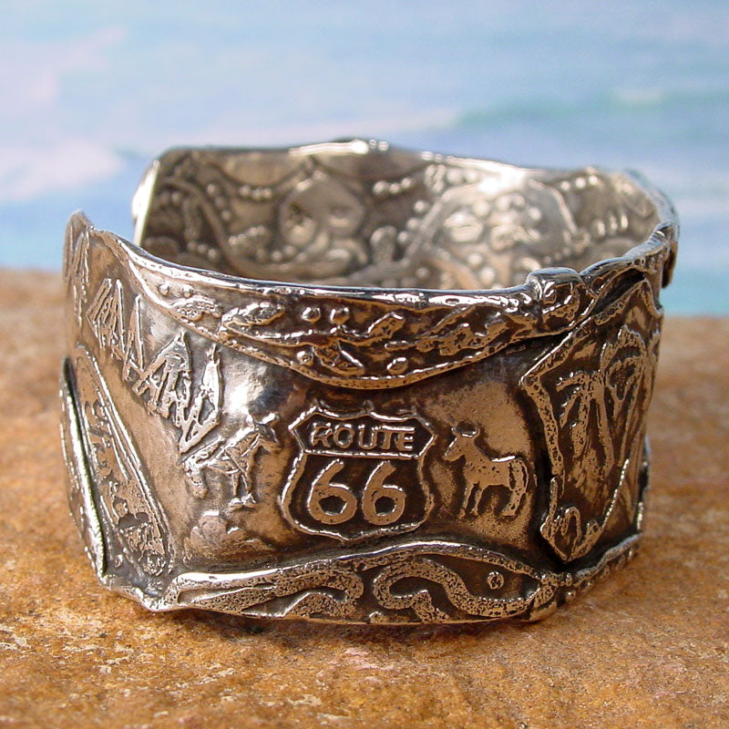 MEMENTO History Cuff