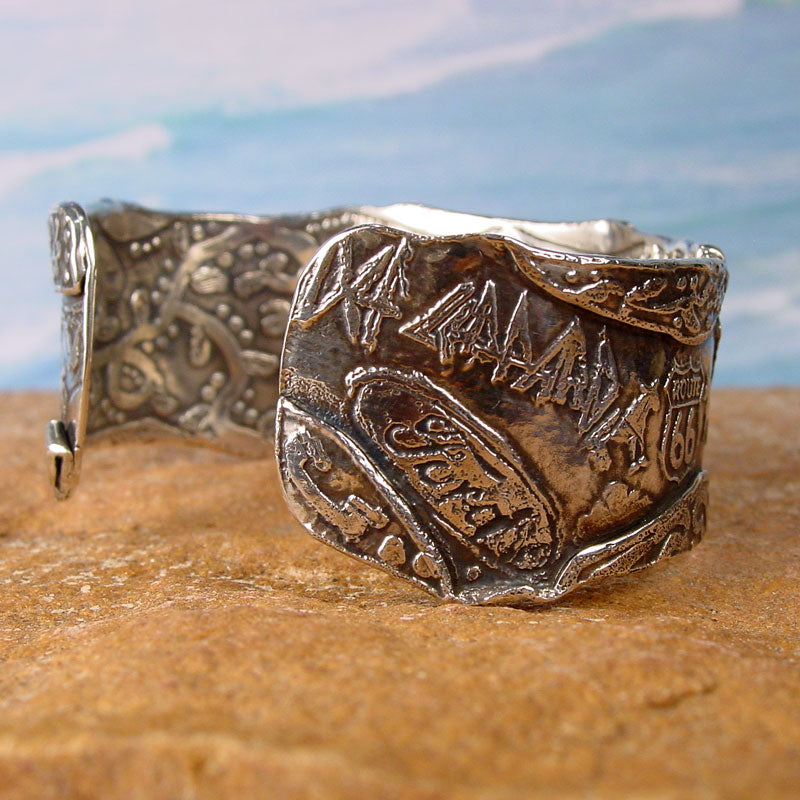 MEMENTO History Cuff