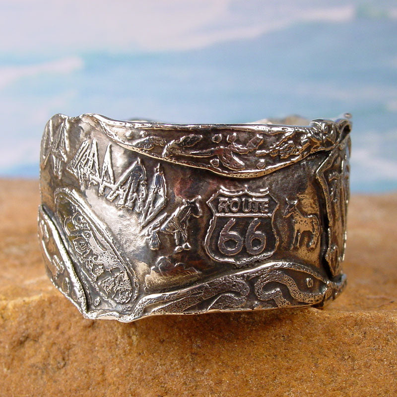 MEMENTO History Cuff