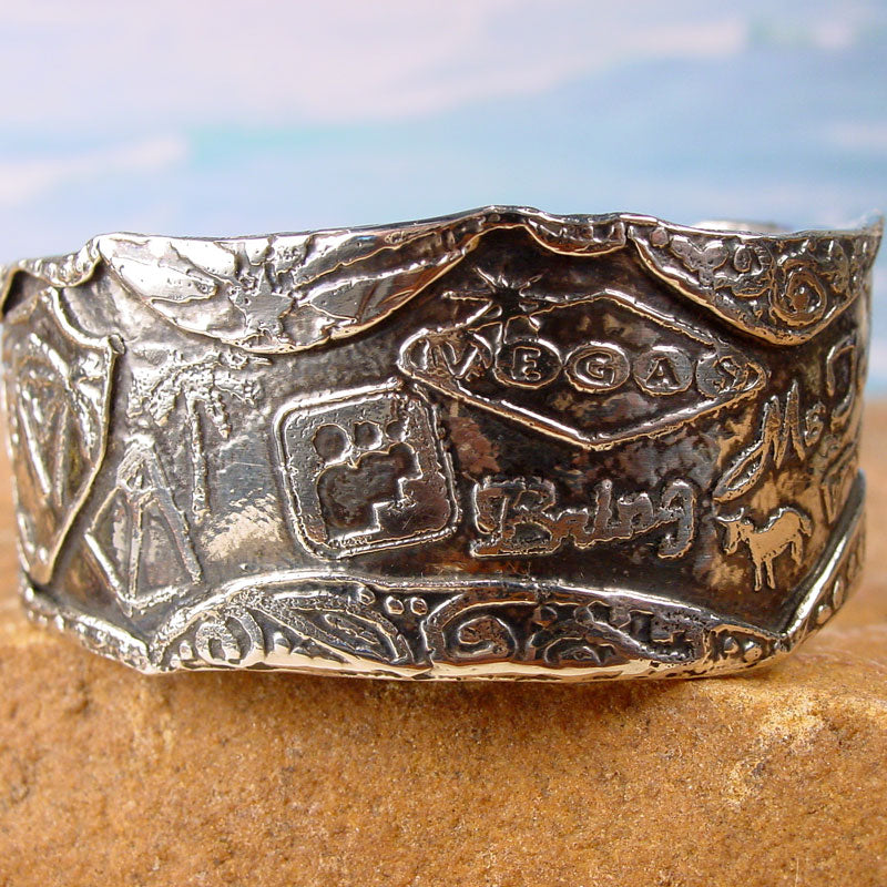 MEMENTO History Cuff