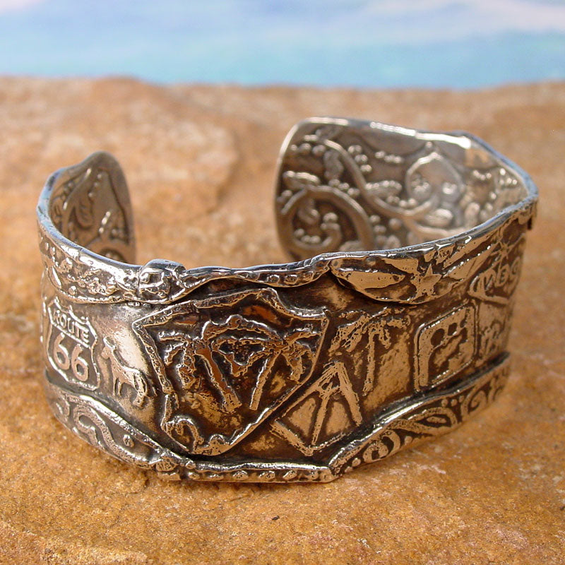 MEMENTO History Cuff