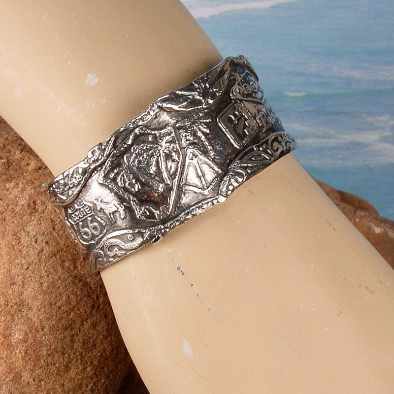 MEMENTO History Cuff